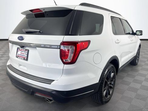 Used 2018 Ford Explorer XLT w/ Equipment Group 202A FWD image 7