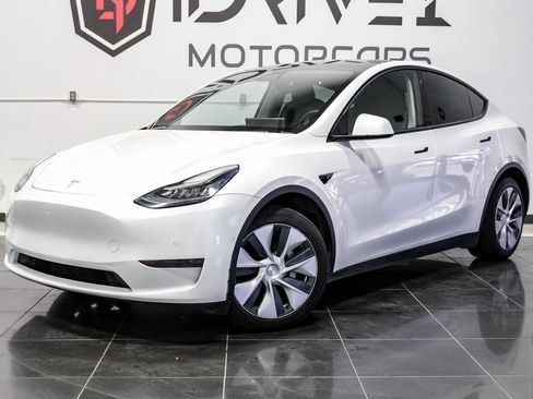 Used 2021 Tesla Model Y Long Range image 8
