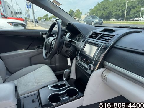 Used 2014 Toyota Camry LE FWD image 27