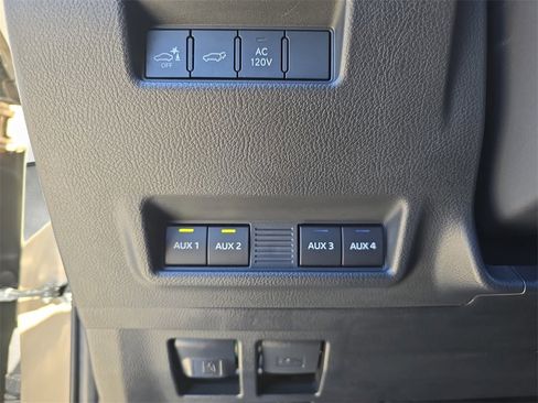 Used 2025 Lexus GX 550 image 30