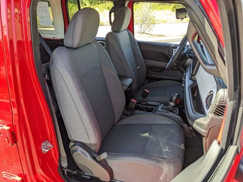 Certified 2025 Jeep Wrangler Unlimited Sahara AWD/4WD image 49