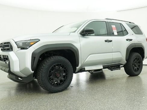 New 2026 Toyota 4Runner SR5 AWD/4WD image 17