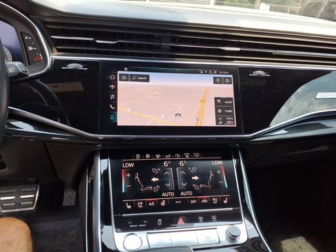 Used 2019 Audi Q8 Prestige w/ Towing Package AWD/4WD image 18