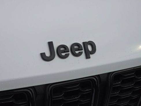 Used 2023 Jeep Grand Cherokee L Laredo AWD/4WD image 32