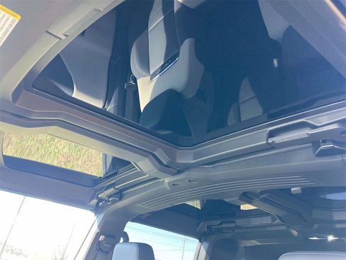 New 2026 GMC Hummer EV SUV image 18