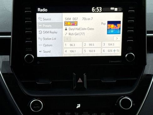 Used 2021 Toyota Corolla LE image 12