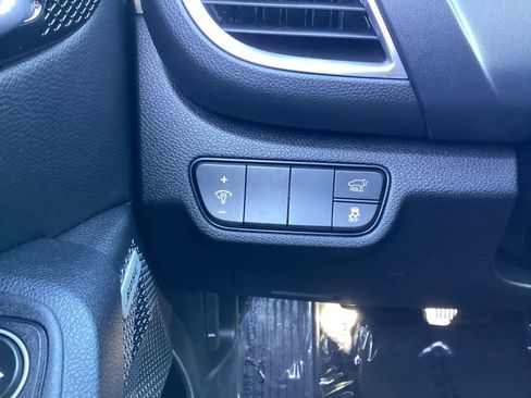 Certified 2024 Kia Seltos SX w/ SX Sunroof Package AWD/4WD image 30