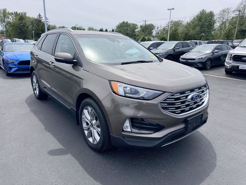 Used 2019 Ford Edge Titanium w/ Cold Weather Package AWD/4WD image 3
