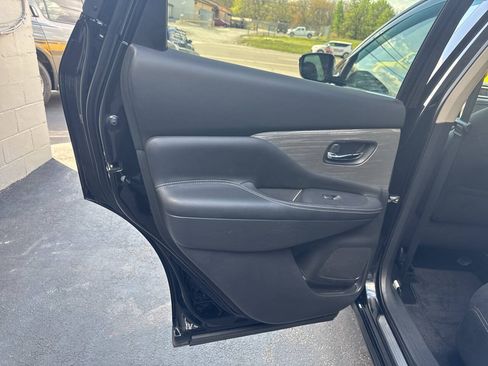 Used 2016 Nissan Murano SV w/ Premium Package AWD/4WD image 17