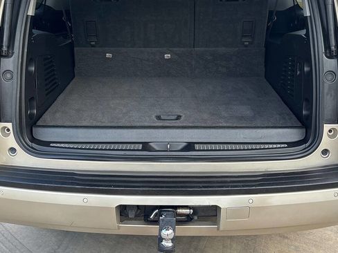 Used 2016 Chevrolet Suburban LT image 17
