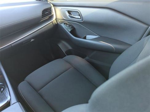 Certified 2025 Nissan Rogue S image 22