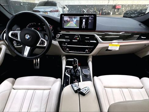 Used 2023 BMW 540i w/ M Sport Package RWD image 16