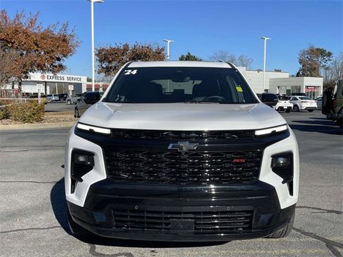 Used 2024 Chevrolet Traverse RS image 8