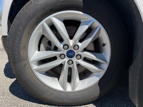 Used 2018 Ford Edge SEL w/ Equipment Group 201A AWD/4WD image 37