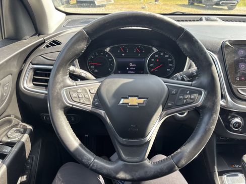 Used 2022 Chevrolet Equinox Premier image 17