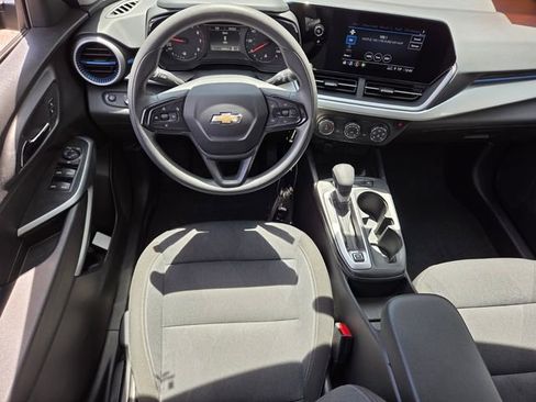 Certified 2024 Chevrolet Trax LS w/ LS Convenience Package FWD image 12