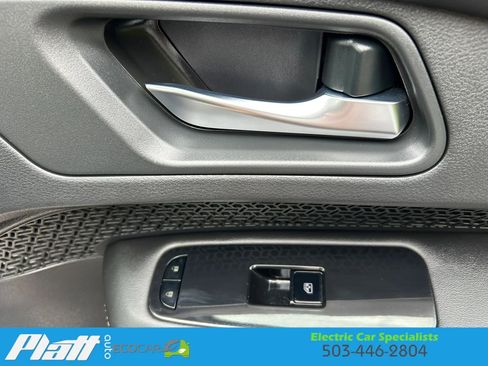 Used 2023 Nissan Ariya FWD image 40