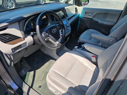 Used 2015 Toyota Sienna XLE w/ XLE Navigation Package image 13