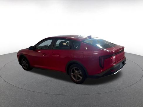 Used 2025 Kia K4 LXS image 9