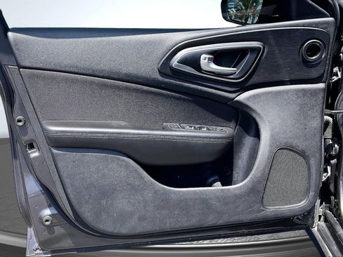 Used 2016 Chrysler 200 Limited w/ Convenience Group FWD image 23
