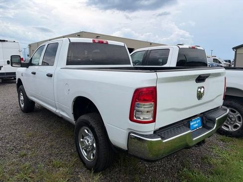 Used 2024 RAM 2500 Tradesman w/ Chrome Appearance Group AWD/4WD image 5