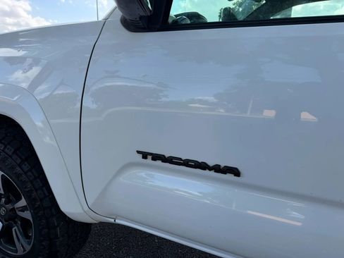 Used 2019 Toyota Tacoma TRD Sport w/ Technology Package AWD/4WD image 24