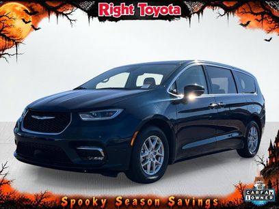 Used 2023 Chrysler Pacifica Touring-L