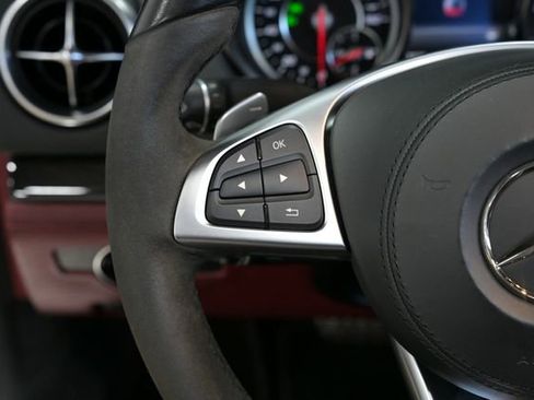 Used 2020 Mercedes-Benz SL 550 image 43