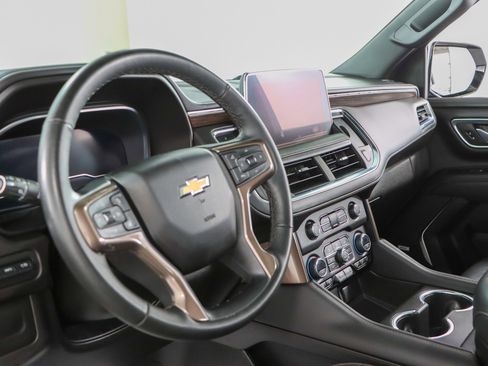 Used 2023 Chevrolet Suburban High Country image 27