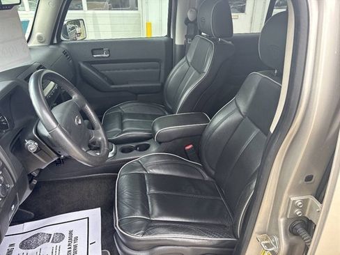 Used 2009 HUMMER H3 Alpha AWD/4WD image 4