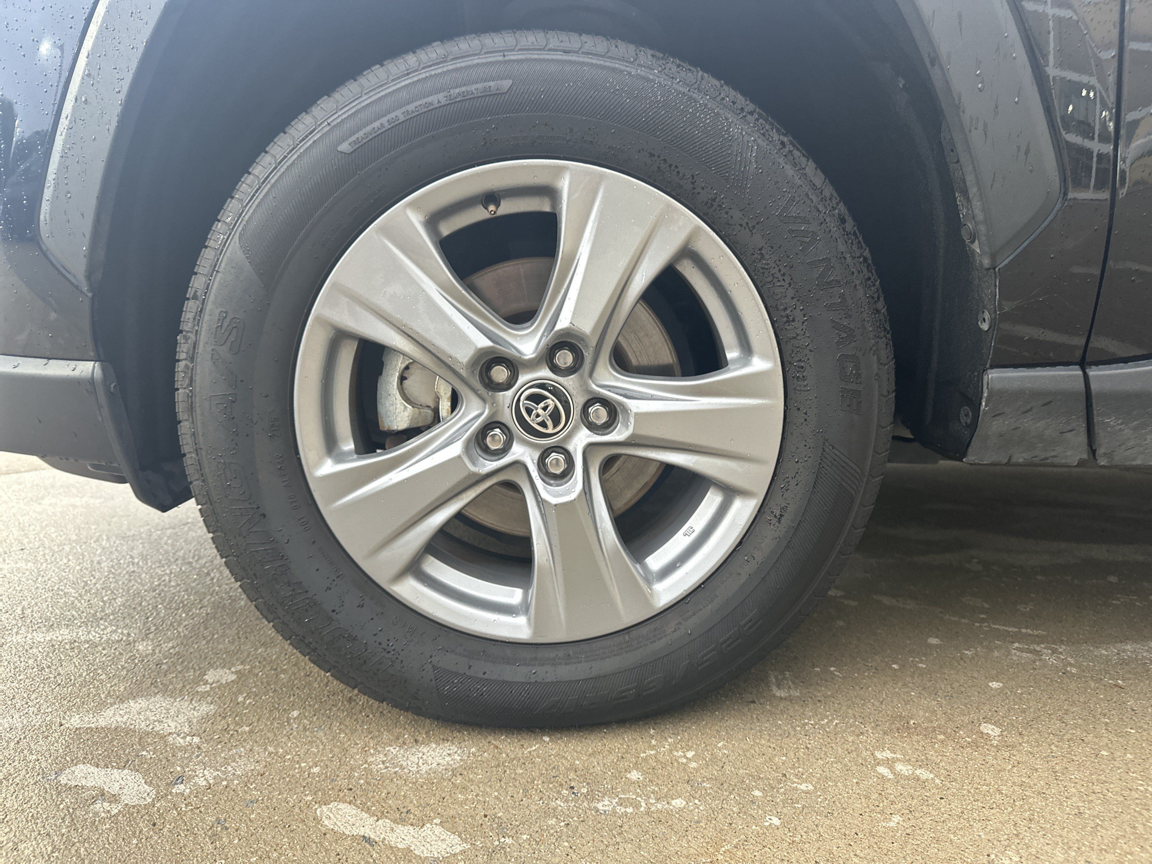 Used 2025 Toyota RAV4 XLE AWD/4WD image 33