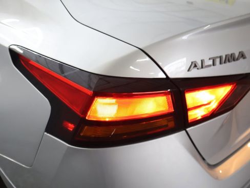 Used 2023 Nissan Altima 2.5 S FWD image 24