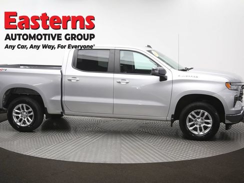 Used 2022 Chevrolet Silverado 1500 LT AWD/4WD image 48