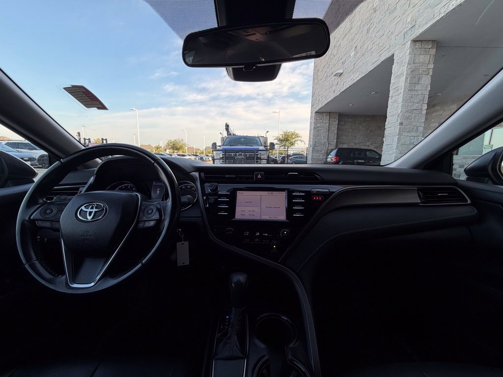 Used 2019 Toyota Camry SE FWD image 26