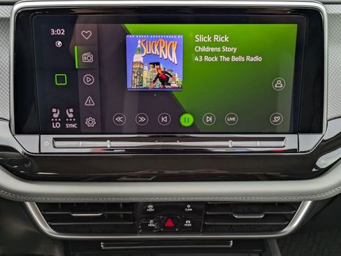 Certified 2025 Volkswagen Atlas Peak Edition SE image 19