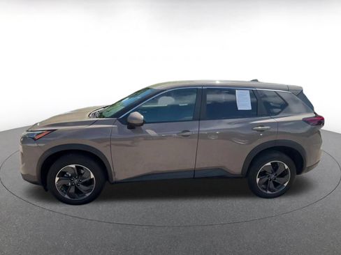 Used 2025 Nissan Rogue SV AWD/4WD image 9