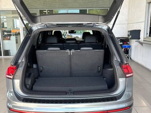 Certified 2023 Volkswagen Tiguan SE R-Line FWD image 13