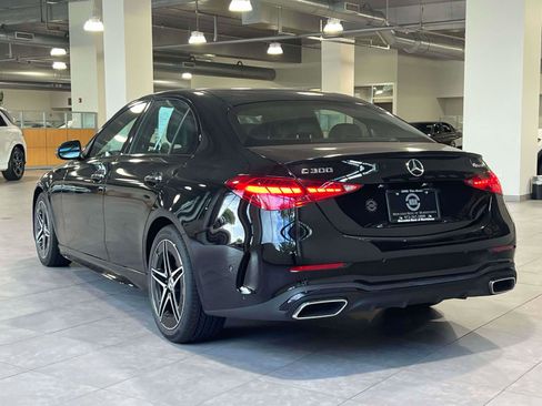 Used 2025 Mercedes-Benz C 300 4MATIC Sedan image 4