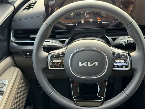 New 2026 Kia Carnival FWD image 28