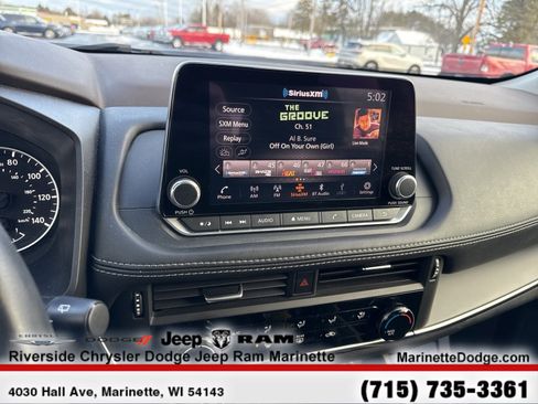 Used 2023 Nissan Rogue S image 17