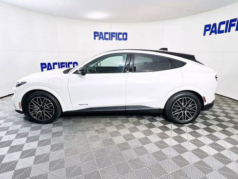 Used 2025 Ford Mustang Mach-E Premium image 6