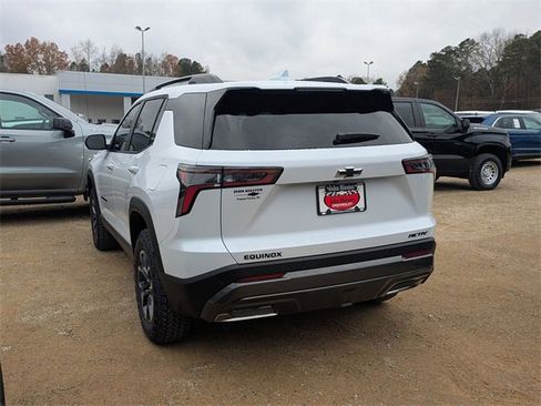 New 2026 Chevrolet Equinox ACTIV image 4