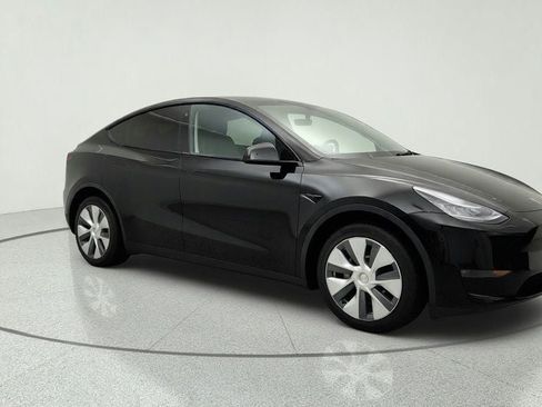 Used 2023 Tesla Model Y Long Range AWD/4WD image 3