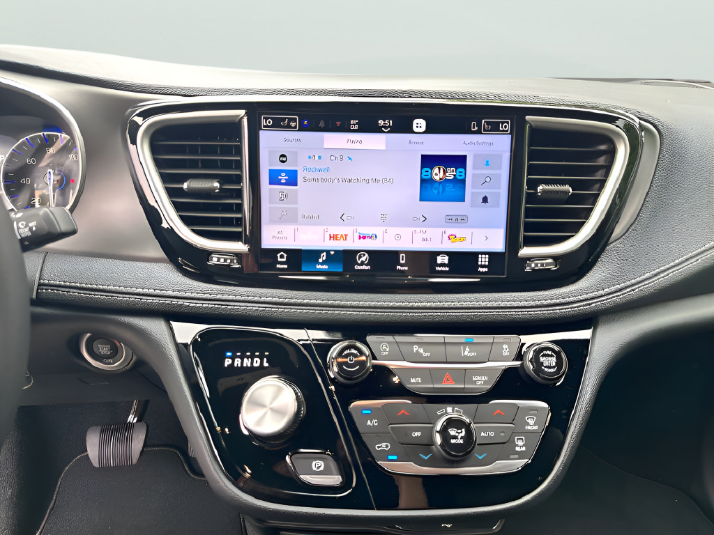 New 2027 Chrysler Pacifica Select FWD image 26