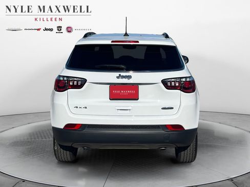 New 2026 Jeep Compass Latitude image 15