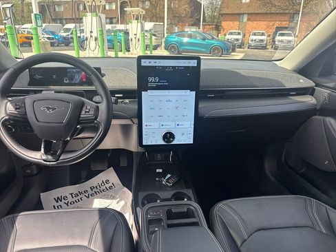 Used 2025 Ford Mustang Mach-E Premium image 17