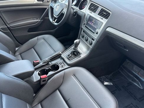 Used 2017 Volkswagen Golf Wolfsburg Edition image 19