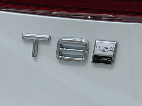 New 2026 Volvo XC60 T8 Ultra w/ Protection Package Premier AWD/4WD image 8