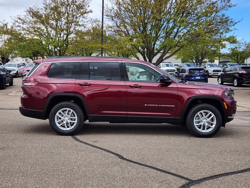 New 2026 Jeep Grand Cherokee L Laredo AWD/4WD image 2