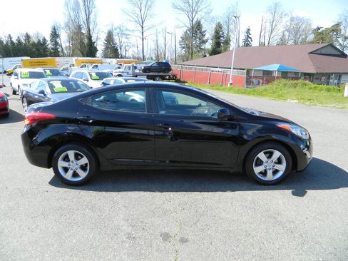 Used 2012 Hyundai Elantra GLS w/ Preferred Pkg 3 image 9